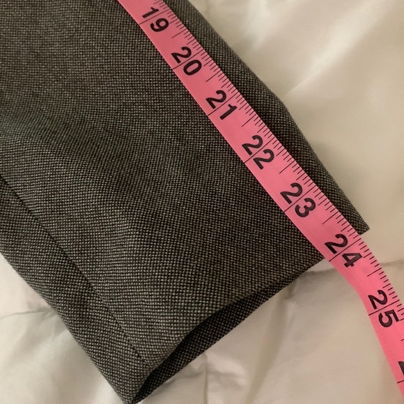 Gently used but in great condition J.Crew wool women’s jacket. - Picture 5 of 12